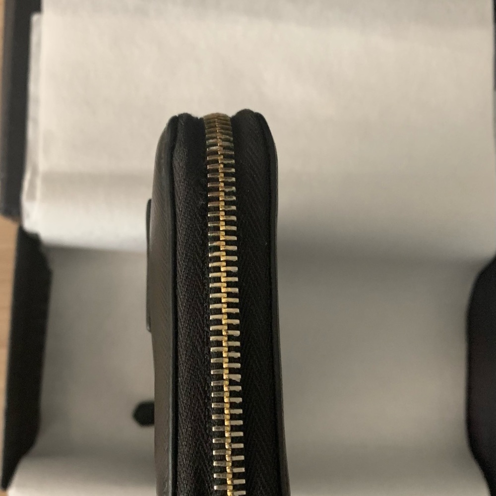 Authentic Preloved Prada Saffiano Fiocco Wallet with original box and cards - Picture 7 of 7